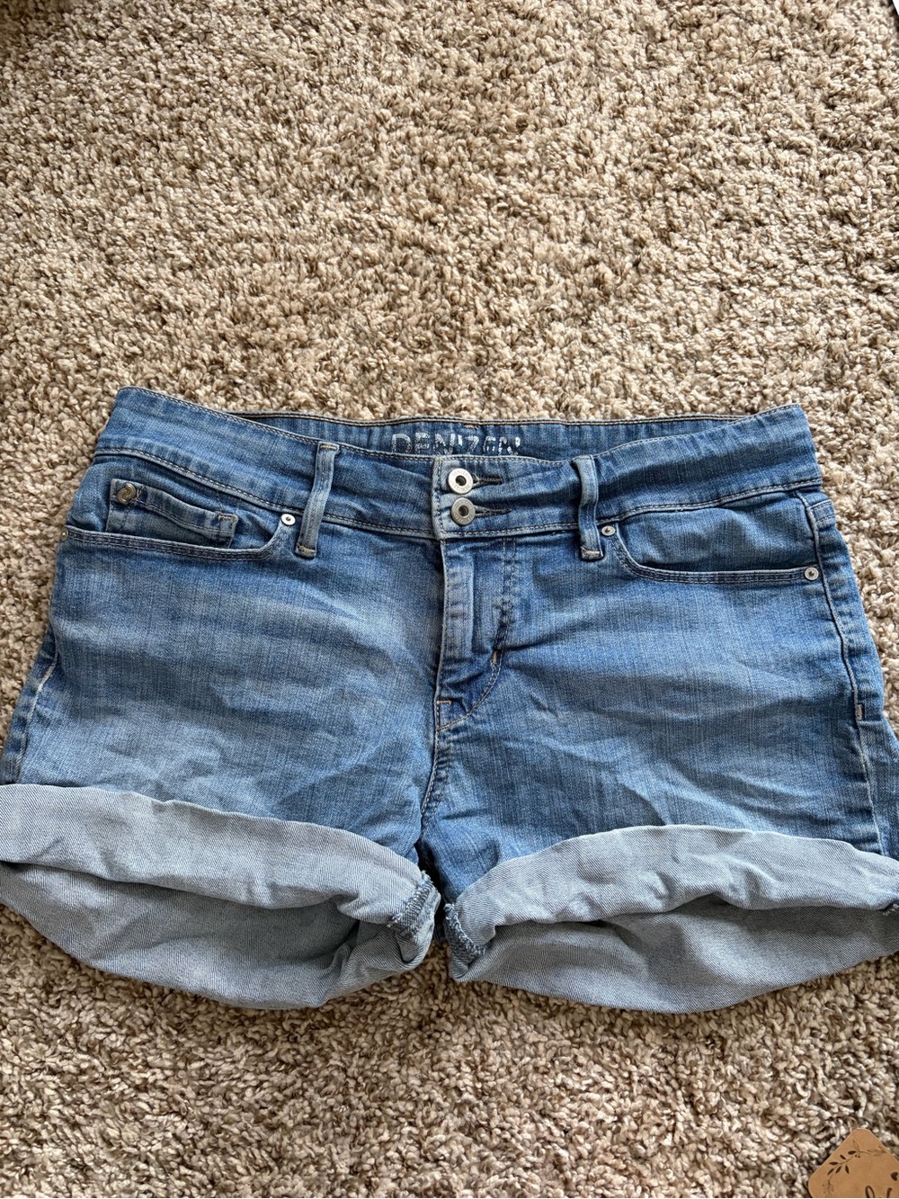 Denizen from Levi's Medium Blue Rolled Cuff Denim Shorts